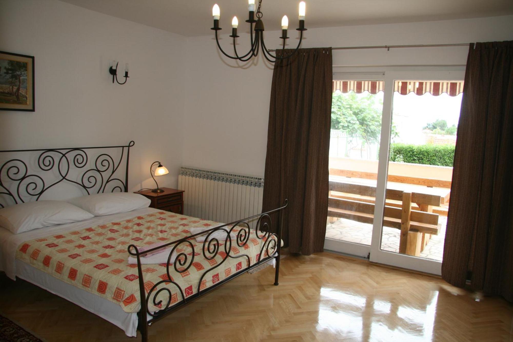 Apartments Karabaic Krk Крк Номер фото