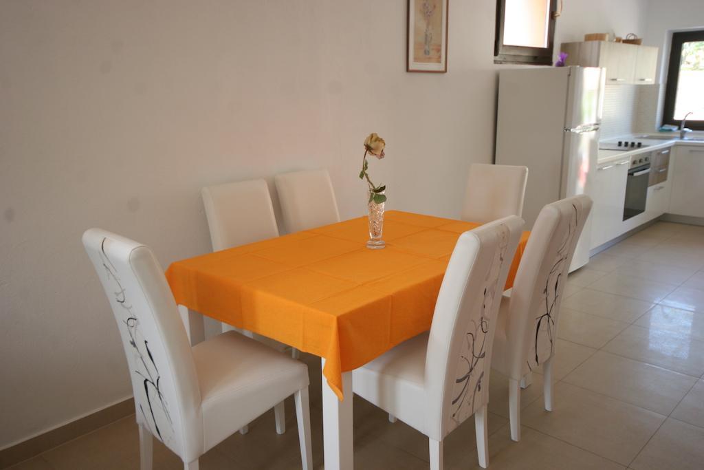 Apartments Karabaic Krk Крк Номер фото