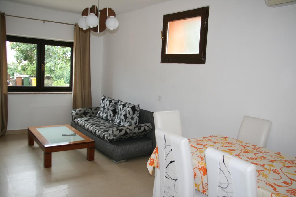 Apartments Karabaic Krk Крк Экстерьер фото