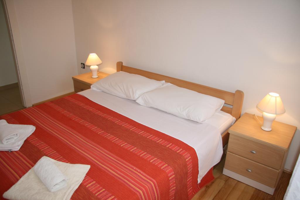 Apartments Karabaic Krk Крк Экстерьер фото
