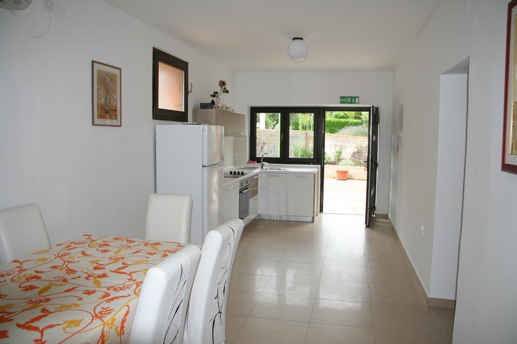 Apartments Karabaic Krk Крк Экстерьер фото