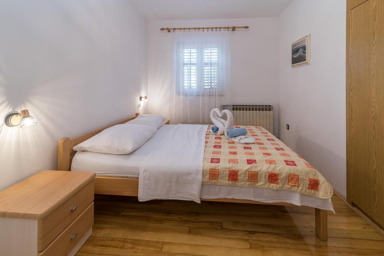 Apartments Karabaic Krk Крк Экстерьер фото