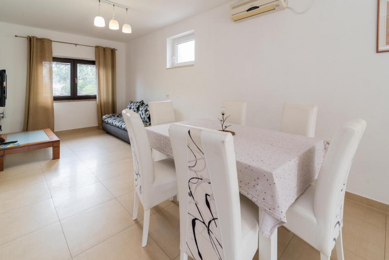 Apartments Karabaic Krk Крк Экстерьер фото